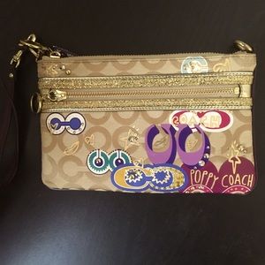 Coach Poppy large wristlet